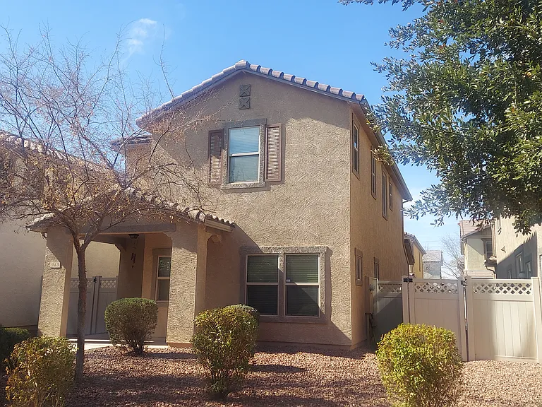 943 S Sabino Dr — Photo 1