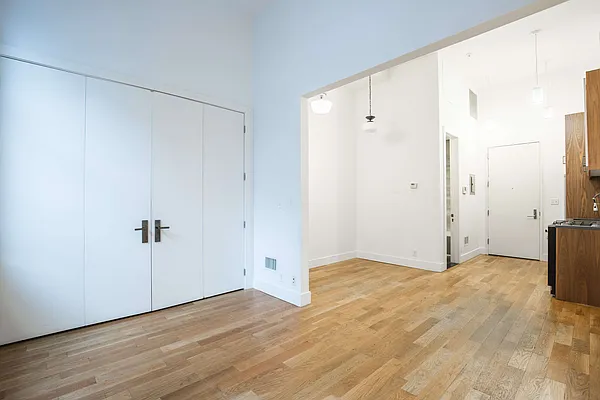 Rented by Nooklyn NYC LLC | media 32