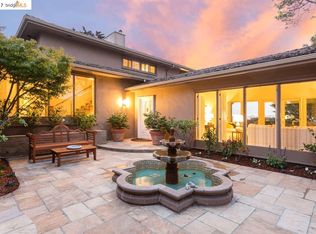 9 Bowling Dr, Oakland, CA