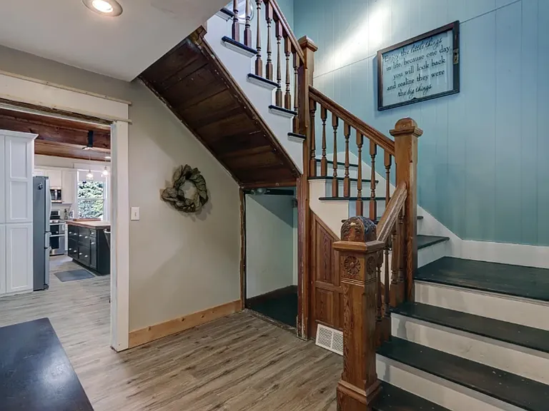 511 W Wisconsin St — Photo 10