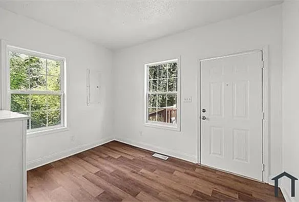 2619 Avenue F — Photo 18