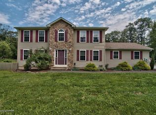105 Tan Dr, East Stroudsburg, PA 18302