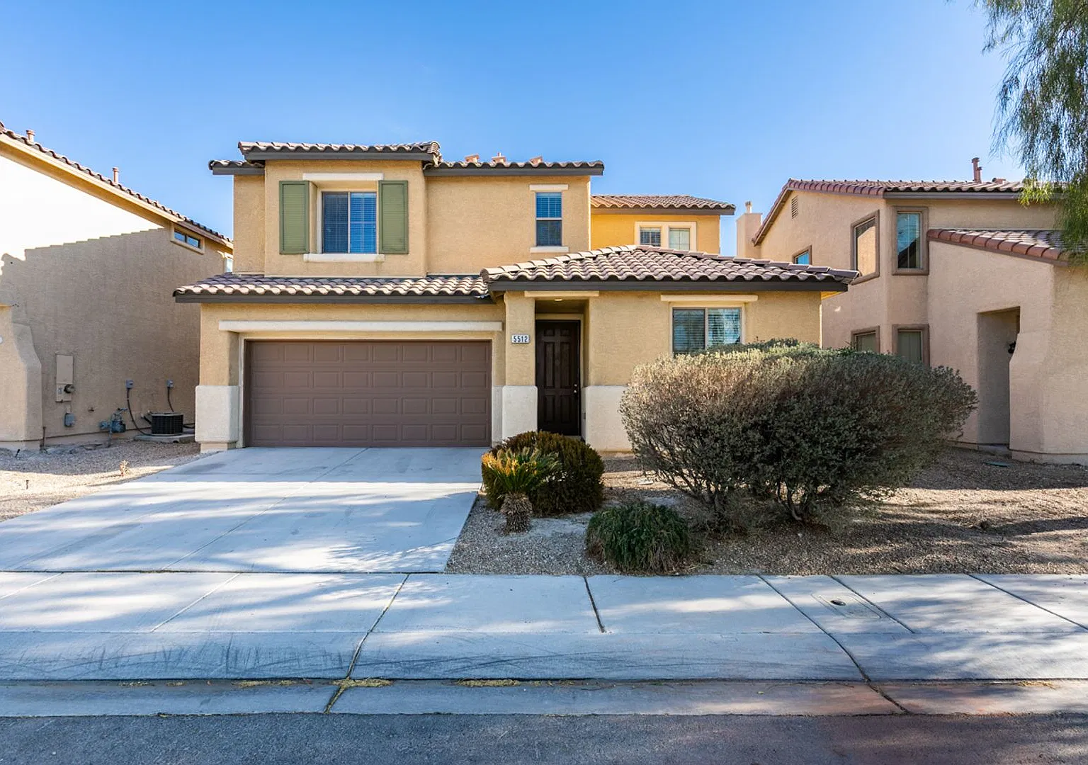 3 bedroom + Den! Ready for immediate move in. - — Photo 1