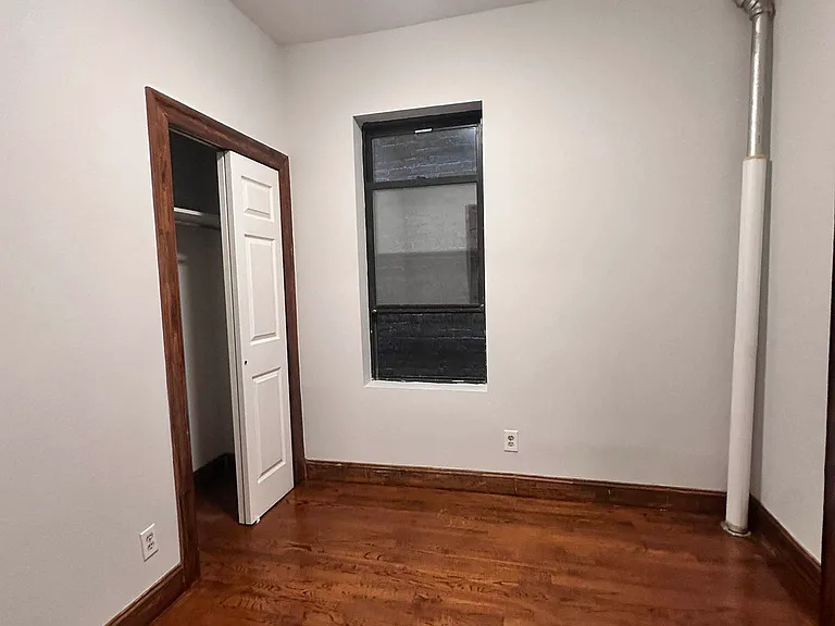 783 9th Ave #4R — Photo 4