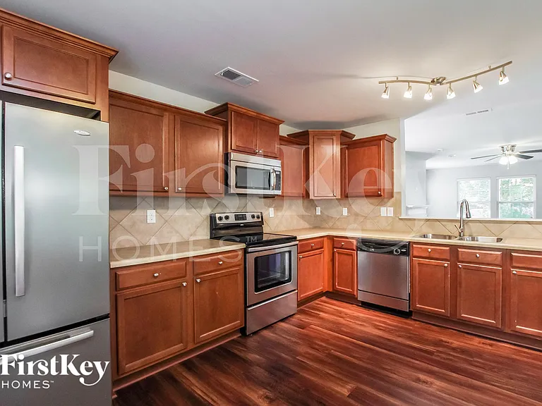 1523 Kellys Landing Dr — Photo 5