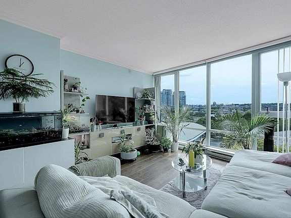 3rd image of 1408 Strathmore Mews #601