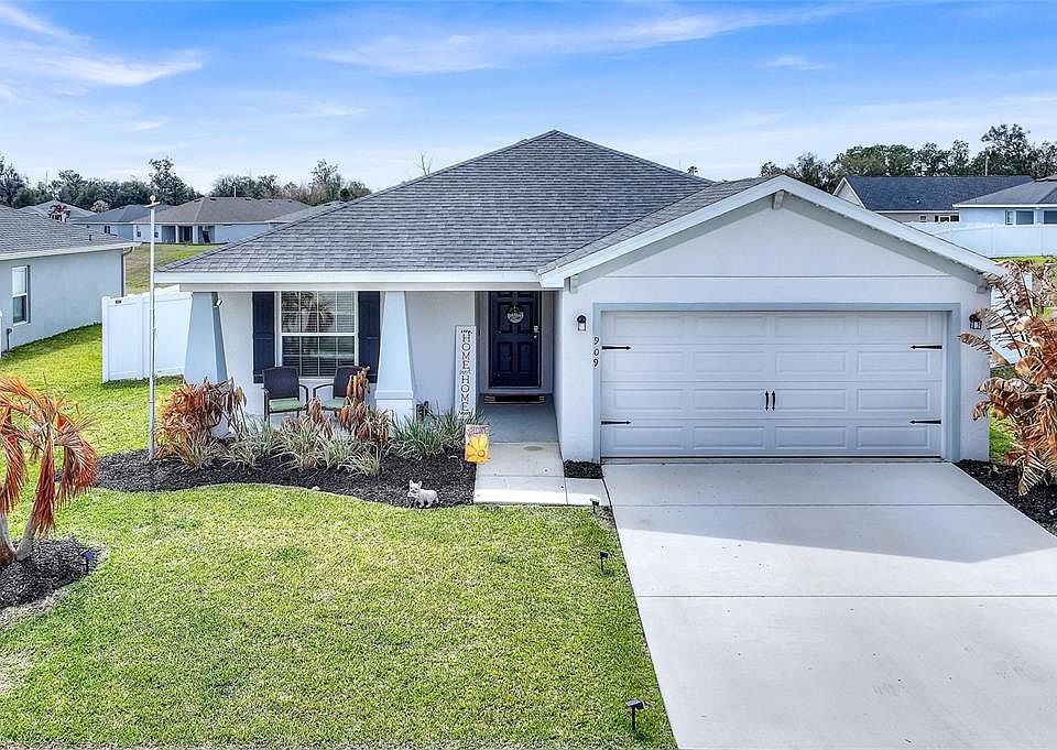 1st image of 909 Inverness Way