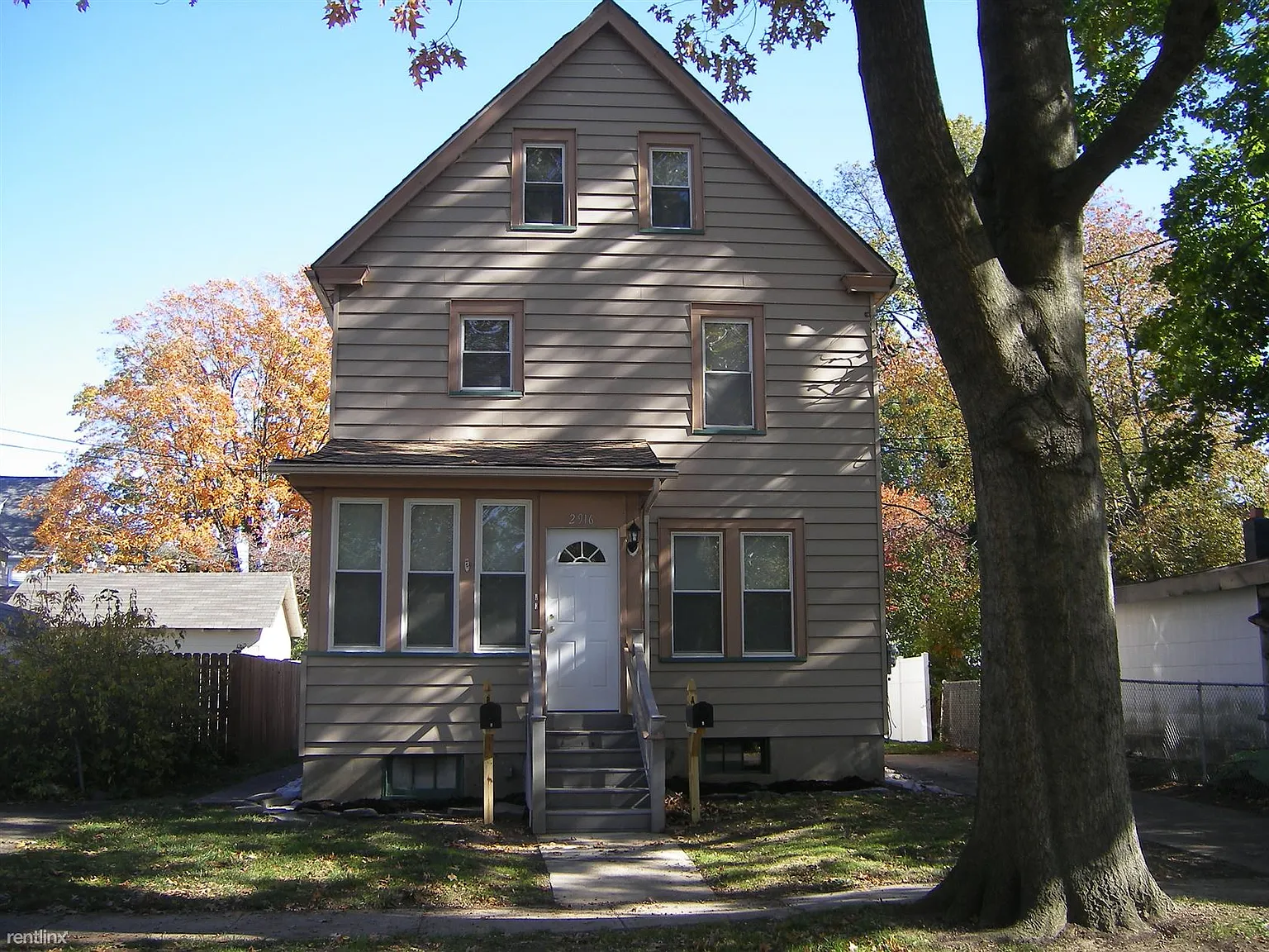 2916 Penn St photo 1