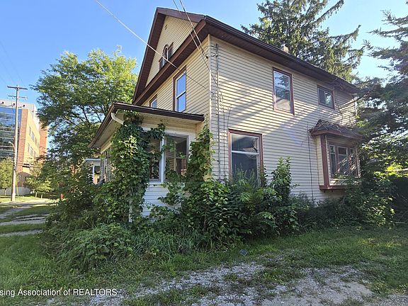 3rd image of 205 Jones St