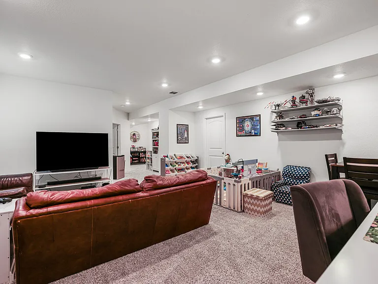 10450 Summer Ridge Dr — Photo 35