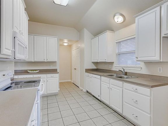 5th image of 4520 Chris Dr