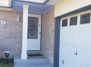 23 Champions Dr, Seguin, TX 78155