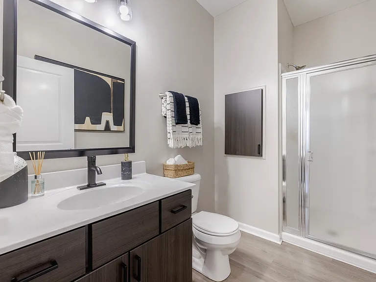 Nely Renovated Bathroom