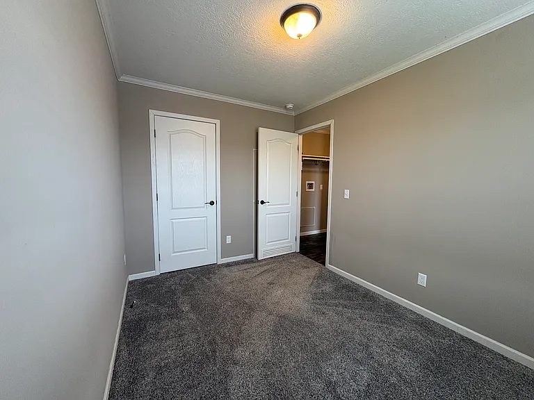 Green River Lake Commons — Photo 30