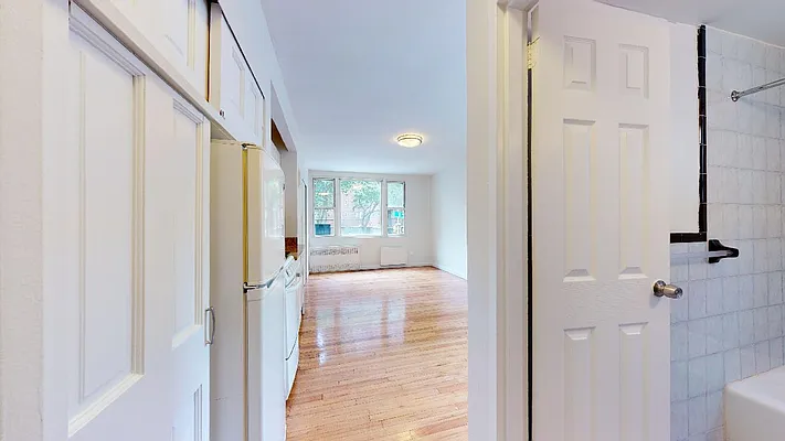 Rented by Bond New York | media 4