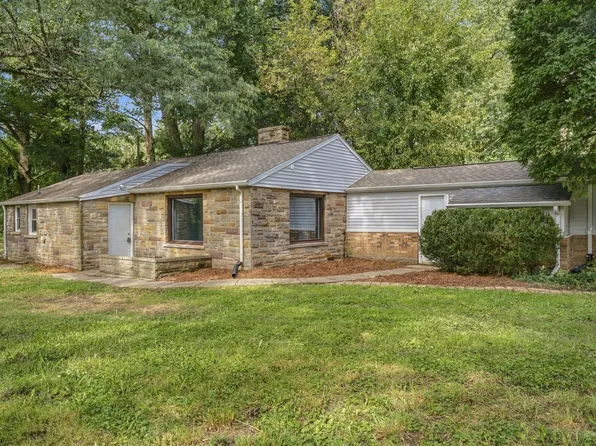 1716 S 3rd St, Niles, MI 49120
