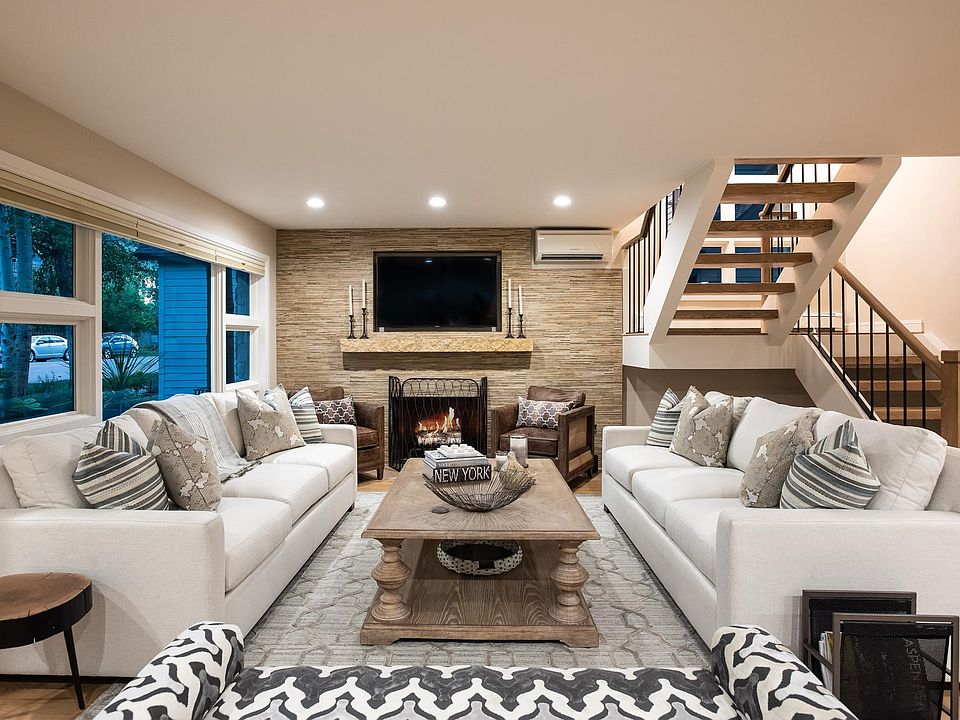 Living Room w/Fireplace
