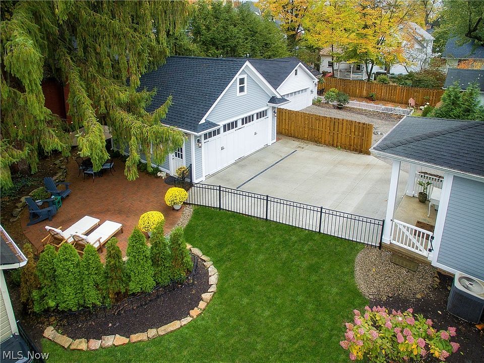 94 Center St, Chagrin Falls, OH 44022 Zillow