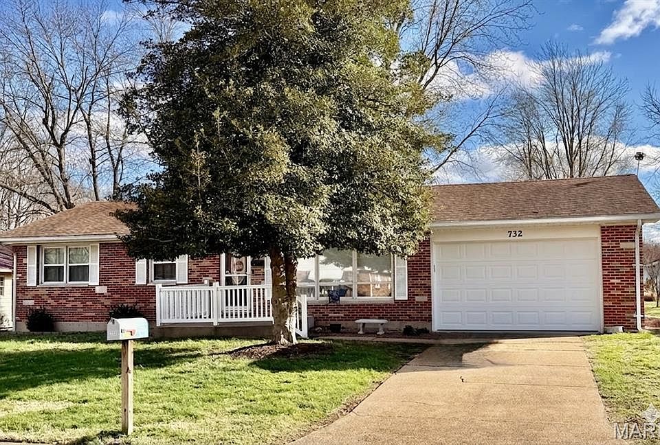 1st image of 732 Moore Ave