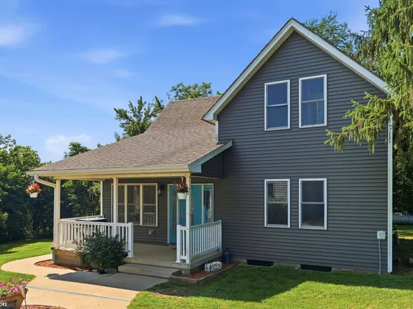 2537 Q Ave, Clutier, IA 52217