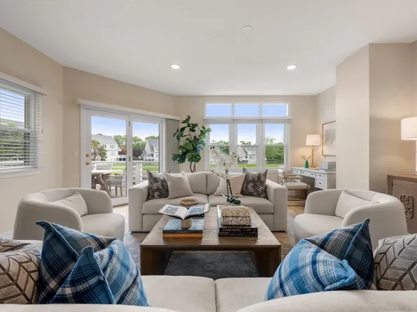 17 Bay Pointe Drive Ext #17, Buzzards Bay, MA 02532
