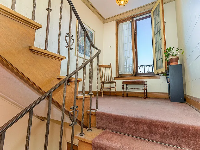 2719 Park Ave #201 — Photo 2