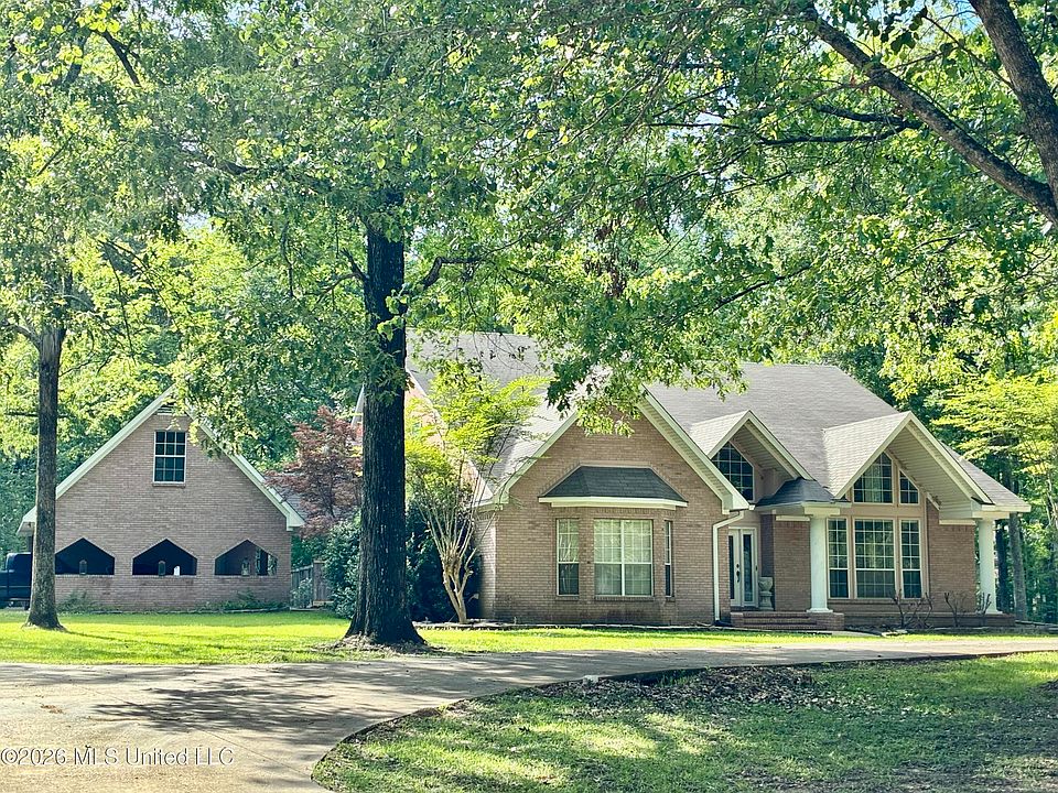 1st image of 621 S Springlake Cir