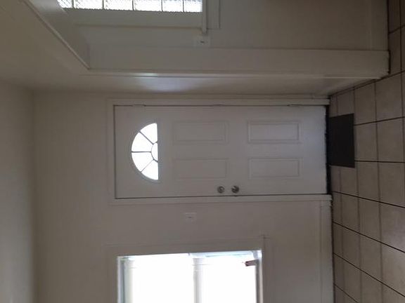 3rd image of 1516 S Albany Ave APT 2A