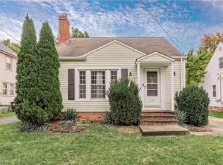 1127 Gordon Rd, Lyndhurst, OH 44124