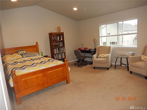 Master suite with sitting area
