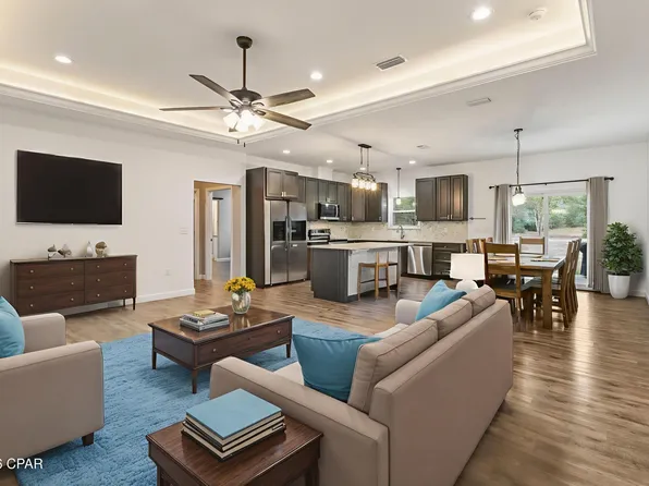 4812 Derby Dr, Chipley, FL 32428