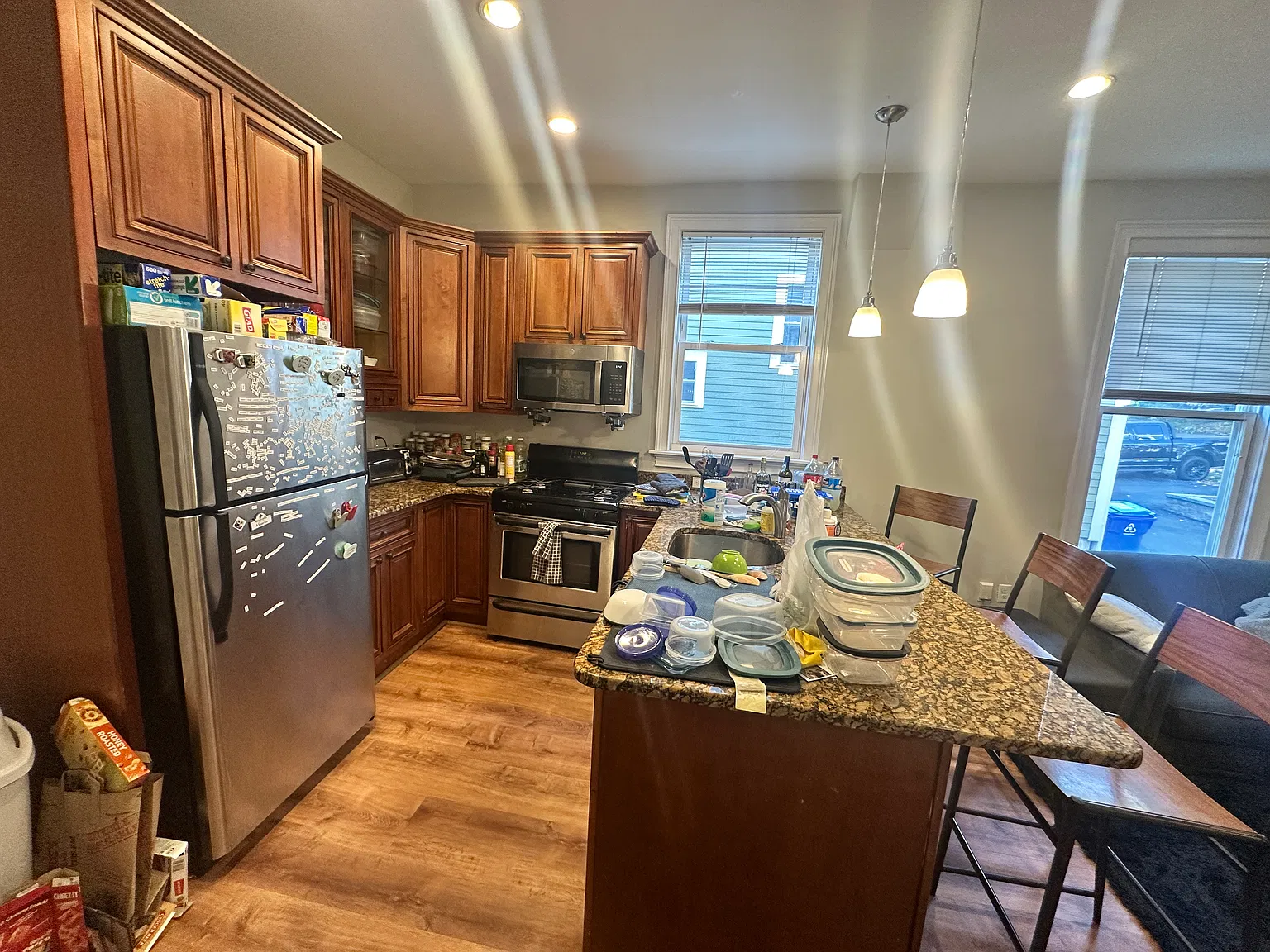 3 bed, 9999 sqft, $5,100 — Photo 2
