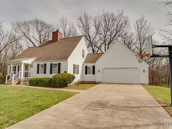 4th image of 9 Fox Hill Dr