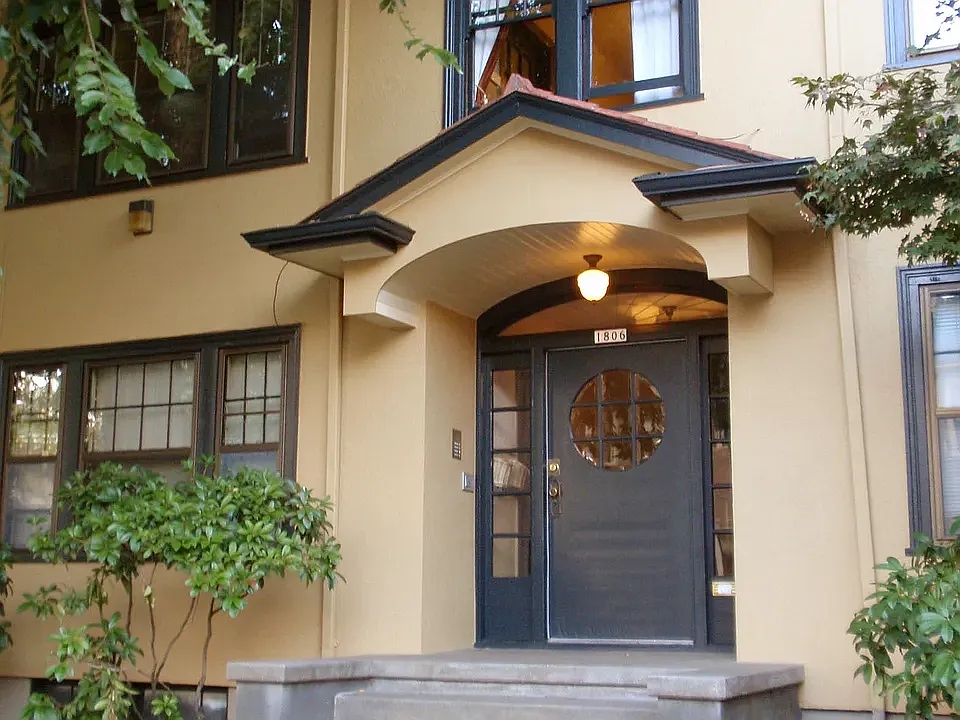 2 bed, 1100 sqft, $2,275 — Photo 2