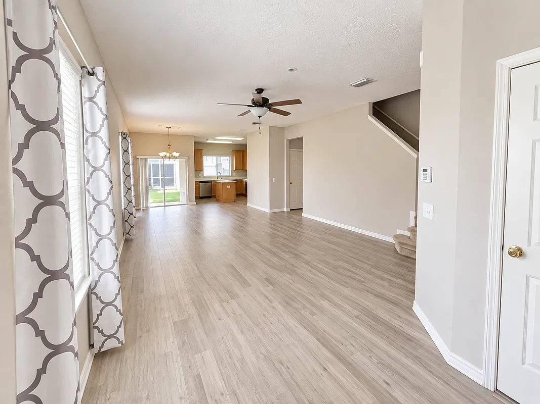 3 bed, 2.5 bath, 1768 sqft, $2,200 — Photo 3
