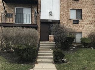 833 W College Blvd APT 201, Addison, IL 60101