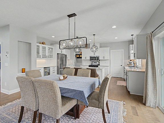 4th image of 6694 Lakeview Cir NE