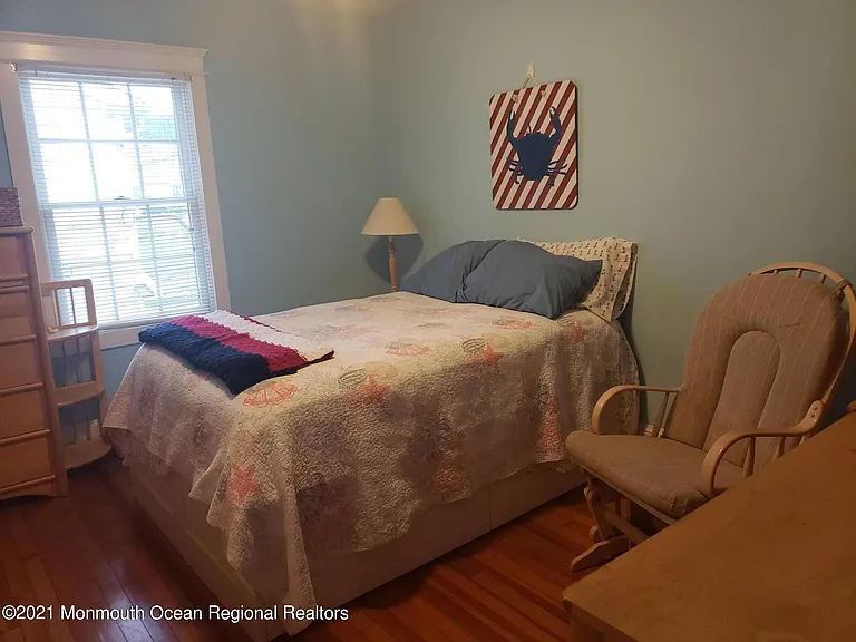 407 Chicago Blvd — Photo 24