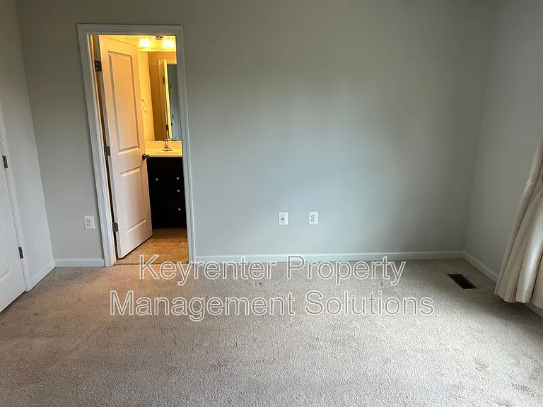 213 Willowshire Ct — Photo 20