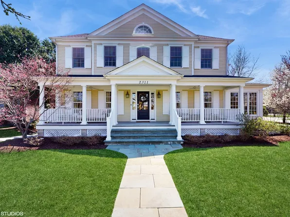 2311 Linneman St, Glenview, IL 60025