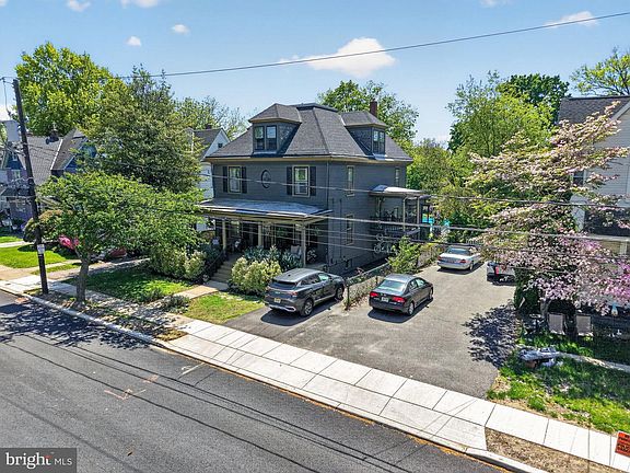3rd image of 716 Park Ave