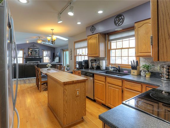 4th image of 9469 Birch Tree Rd
