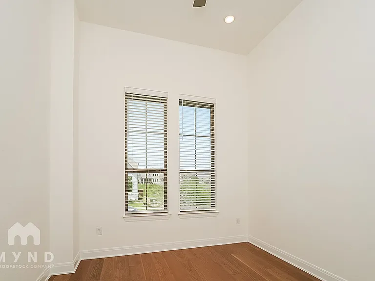 17705 Chamoix Dr — Photo 16