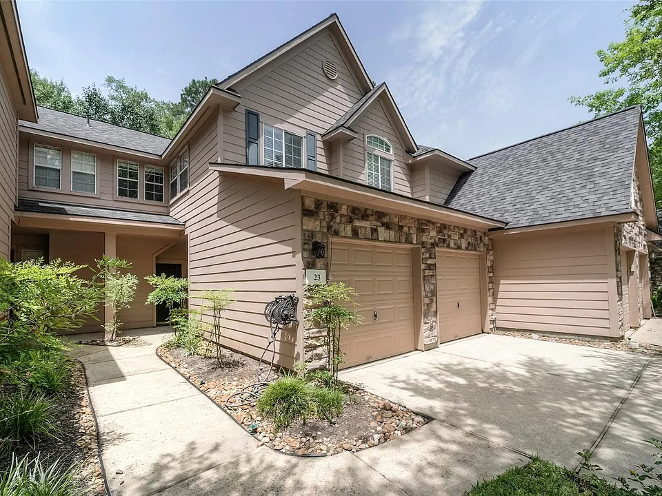 23 Endor Forest Pl