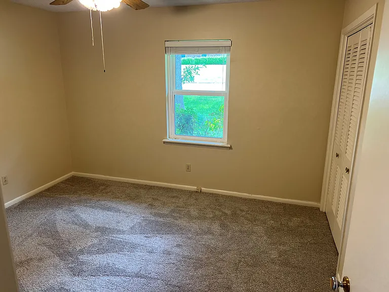 1918 Courtney Dr — Photo 18
