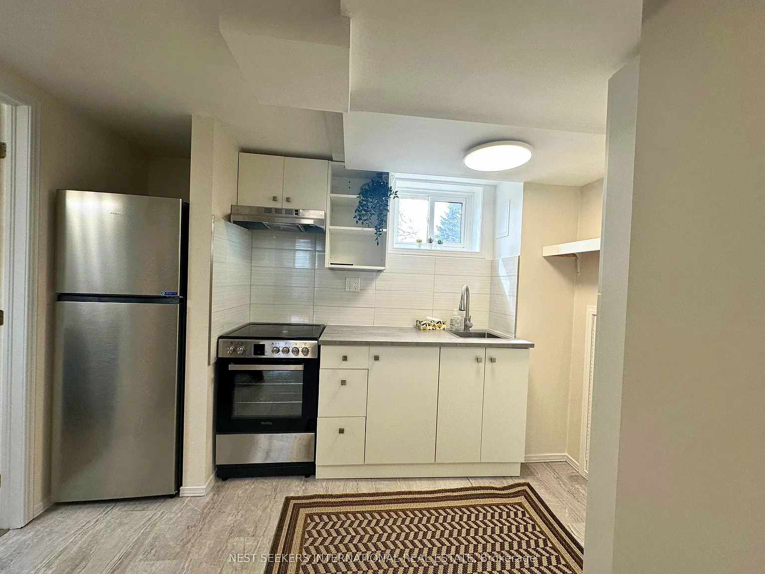 2 bed, $1,400 — Photo 3