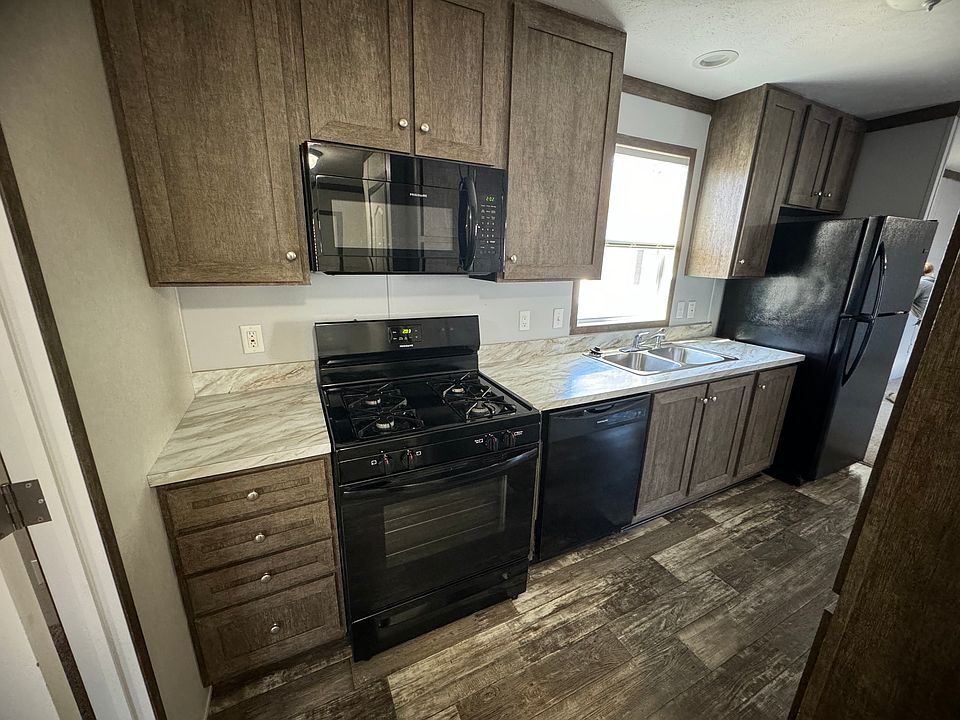 1st image of 251 Spruce Ave #251