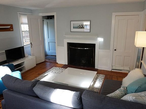 2nd image of 20 Horton St APT C