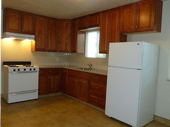 2nd image of 449 Central Ct