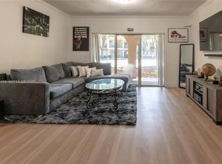 2482 Centergate Dr APT 104, Hollywood, FL 33025